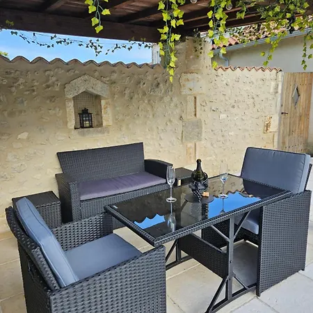 度假居 La Maison Chaleureuse 里贝拉克